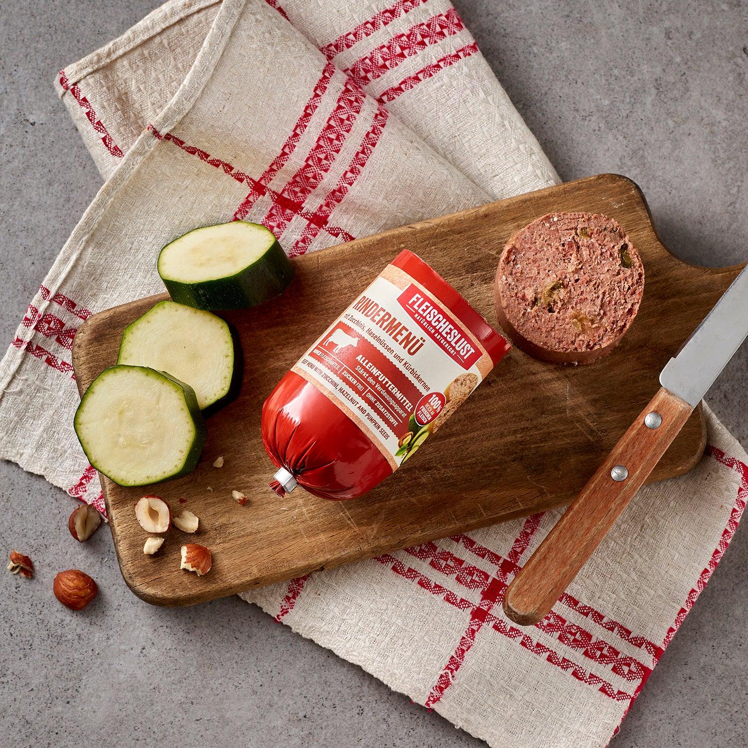 Fleischeslust Rindermenü mit Zucchinis, Haselnüssen und Kürbiskernen 200 g